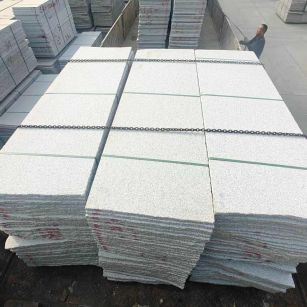 来宾芝麻白毛板，石材毛板