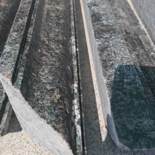 来宾英国棕别墅线条