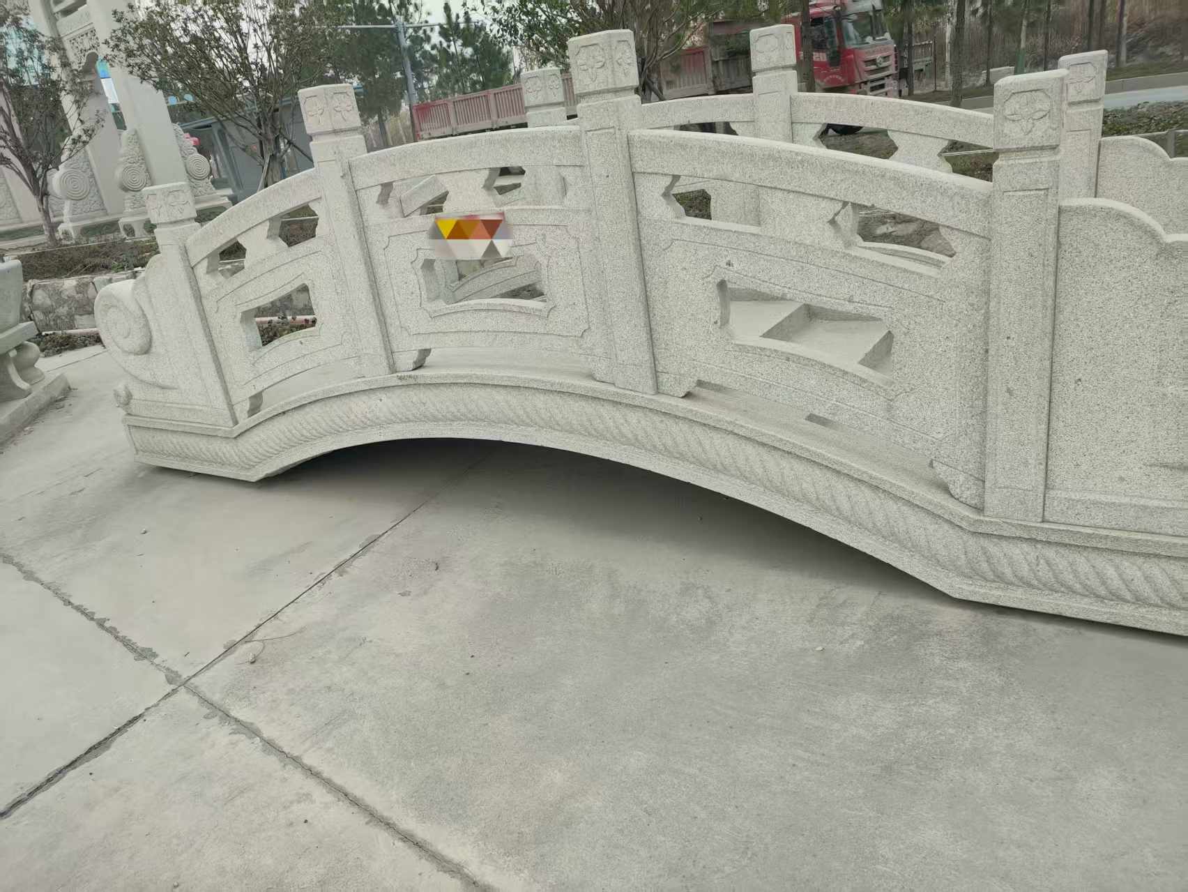 来宾芝麻白拱桥，石桥