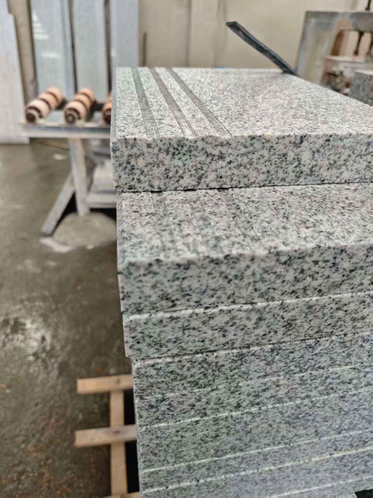 来宾芝麻白楼梯踏步