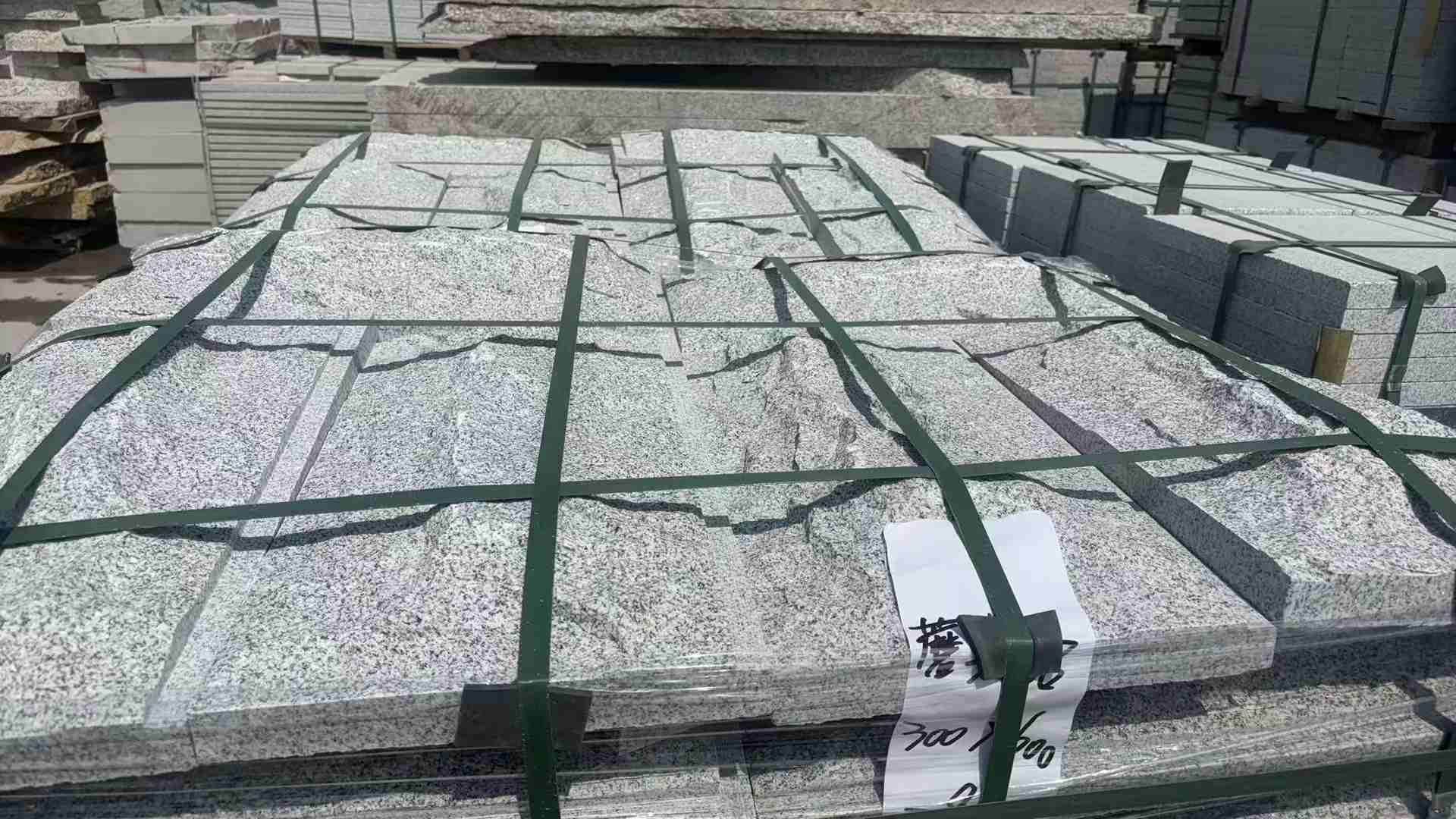 来宾蘑菇石 自然面